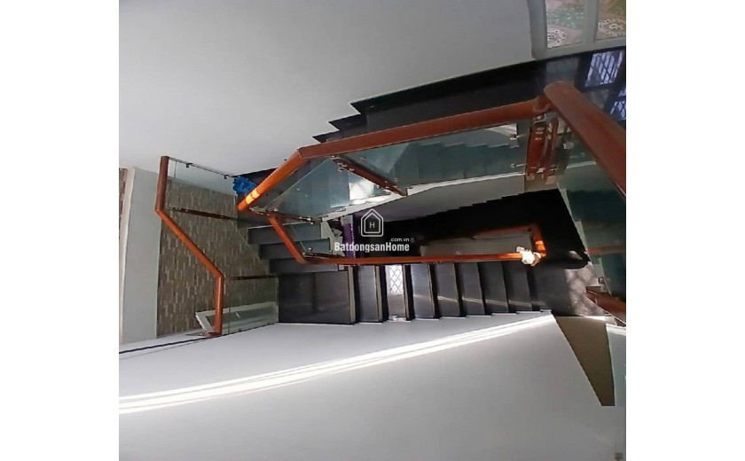 Bán nhà ngay ĐH Công Thương, Phước Long B, 95m2 x 3 Tầng